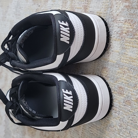 Men's Nike Dunks size 8 - Picture 2 of 8